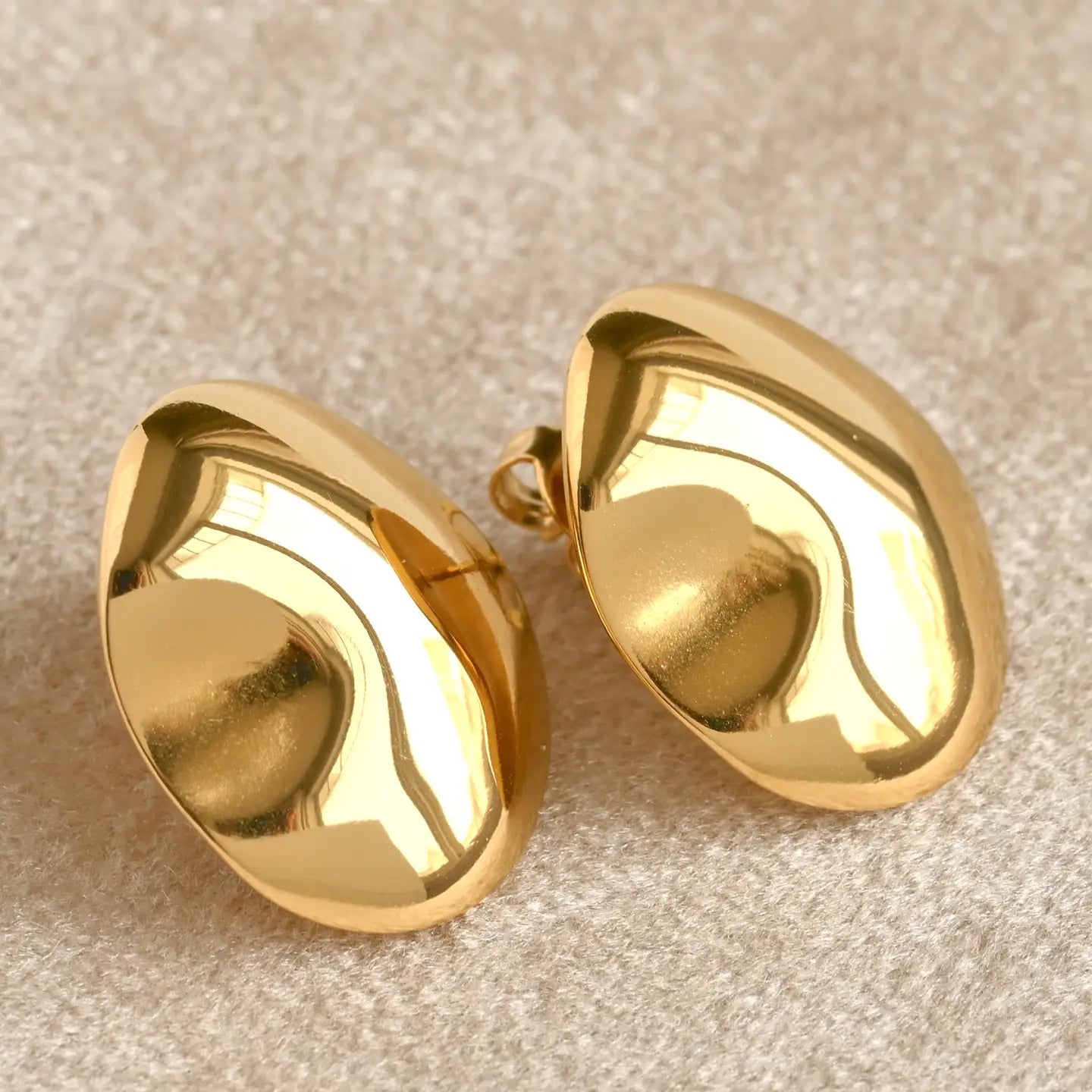 Sculpted Oval Earrings