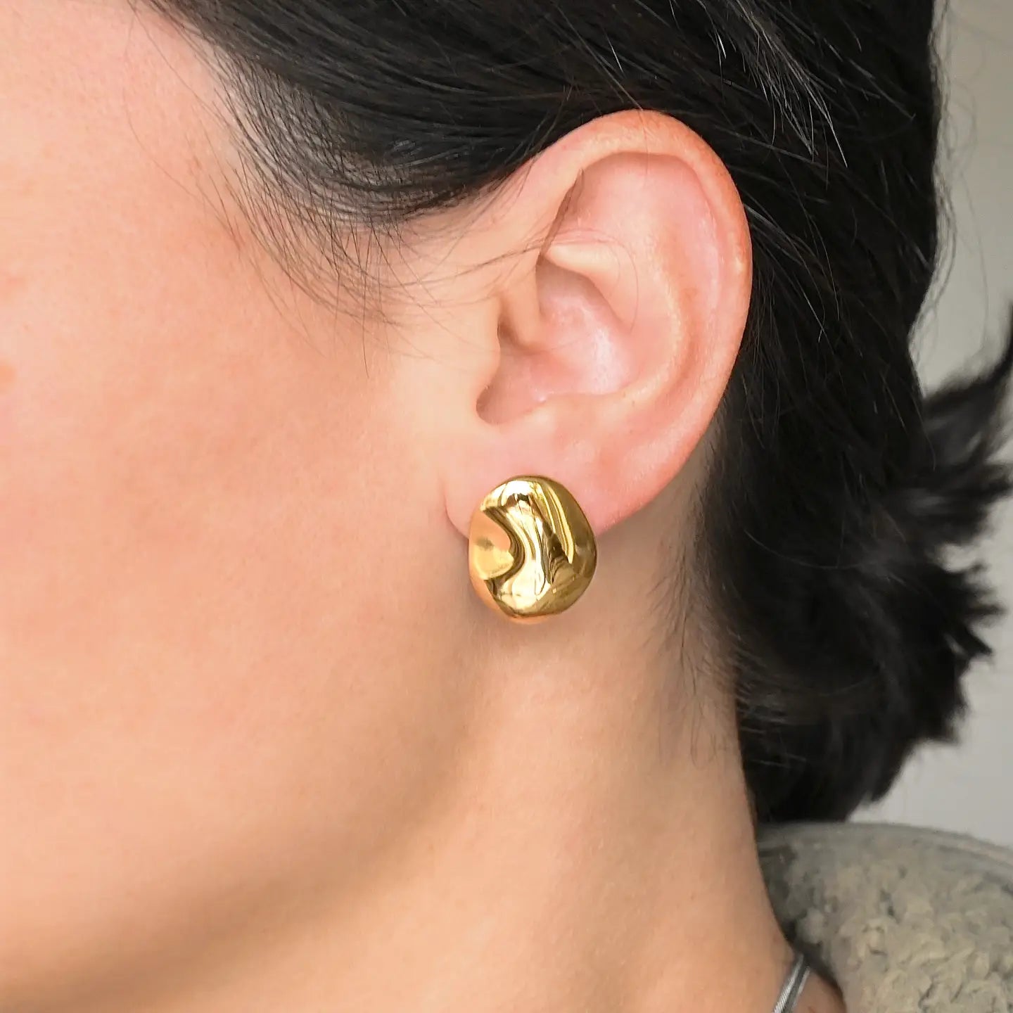 Sculpted Oval Earrings