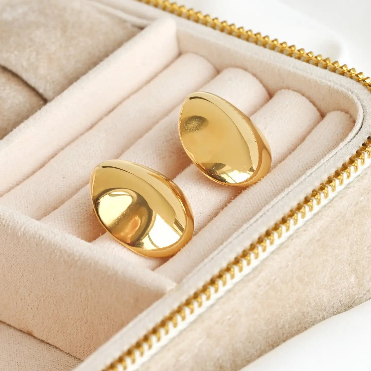 Sculpted Oval Earrings